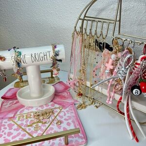 Handmade Jewlery/Keychains 💋